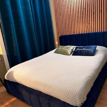 Un Appartement En Centre Ville , A 2 Pas Du Chateau De Villers Cotterets Bagian luar foto